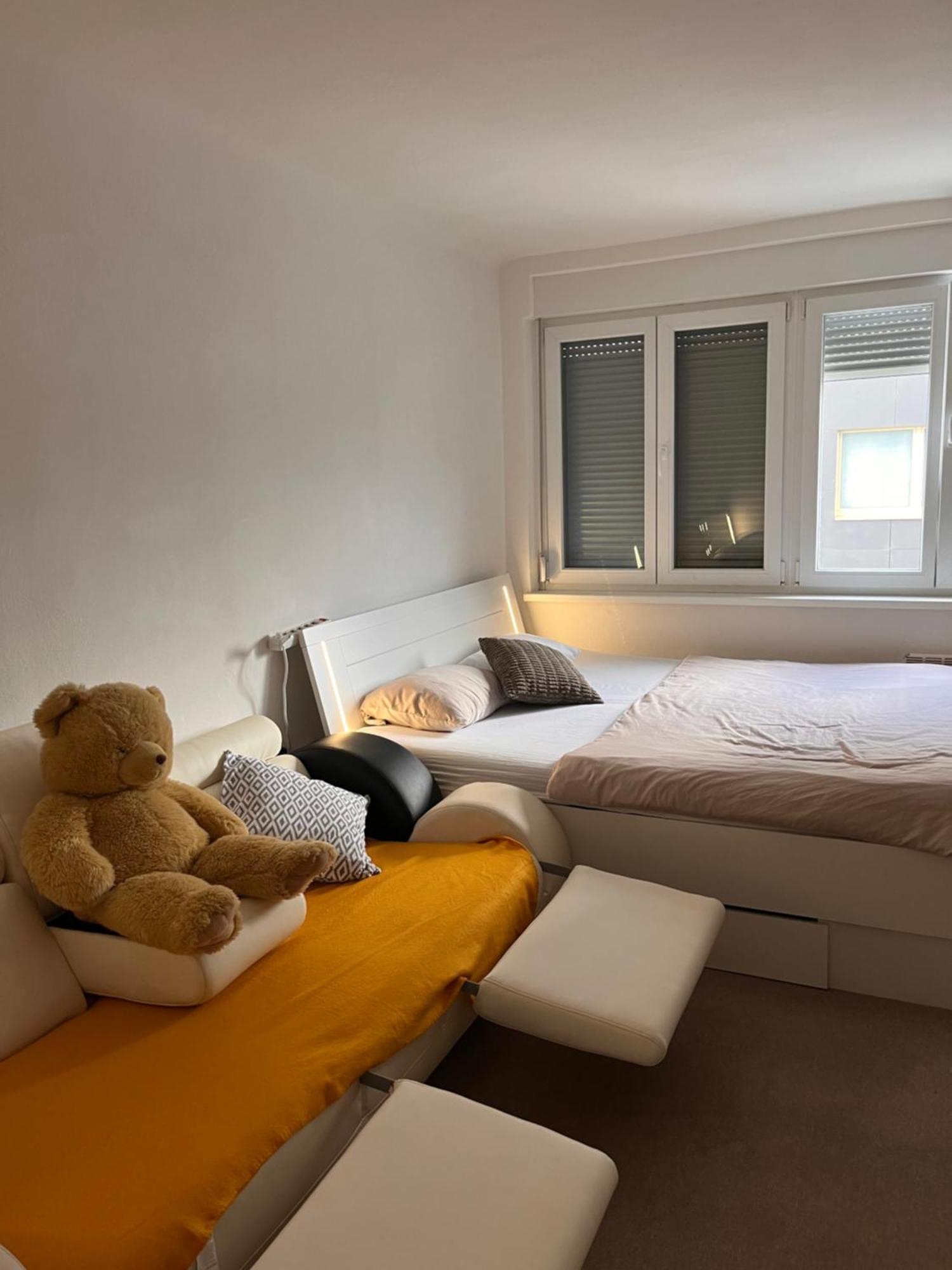 Zimmer Apartment